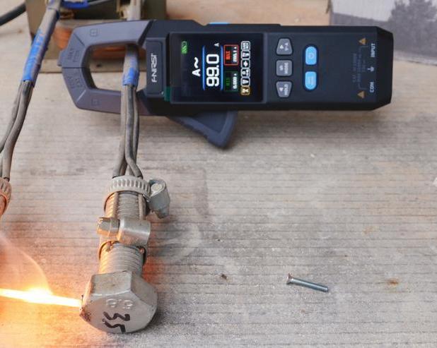 Обзор продвинутых токовых клещей Fnirsi dmc